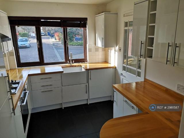 House for rent in London Borough of Ealing, Hanwell