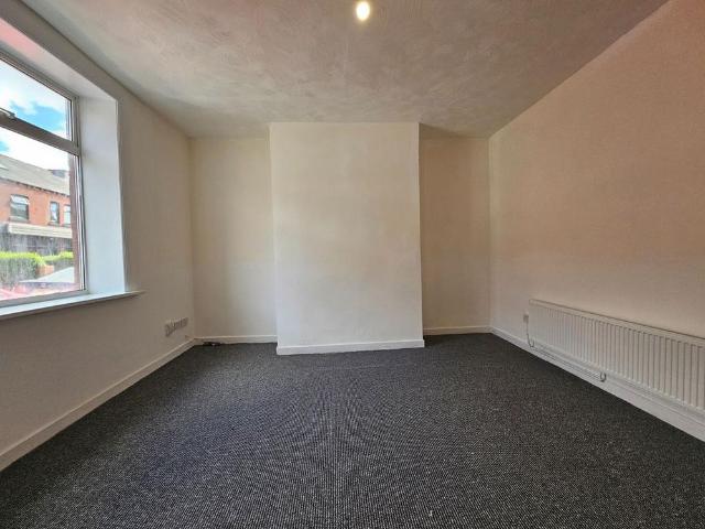 House for rent in Werneth, Pendock