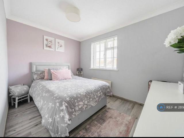 Room for rent in Oad Street, Kent