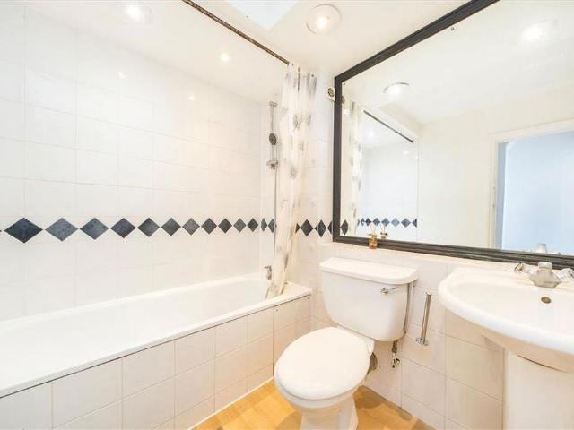House for rent in North Sheen, Greater London
