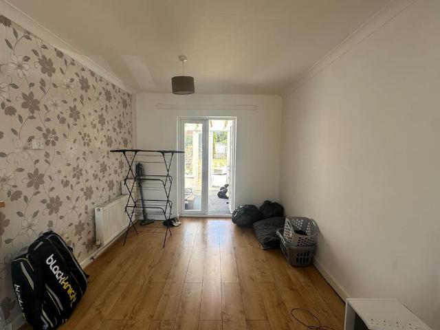 House for rent in Kingsbury CP, Gun Hill