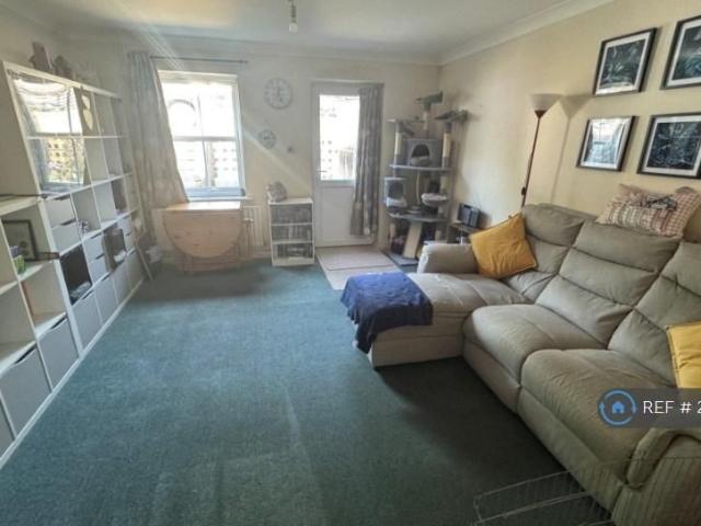 House for rent in River, Ash