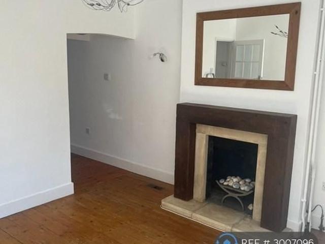 House for rent in Southborough, Sandown Park