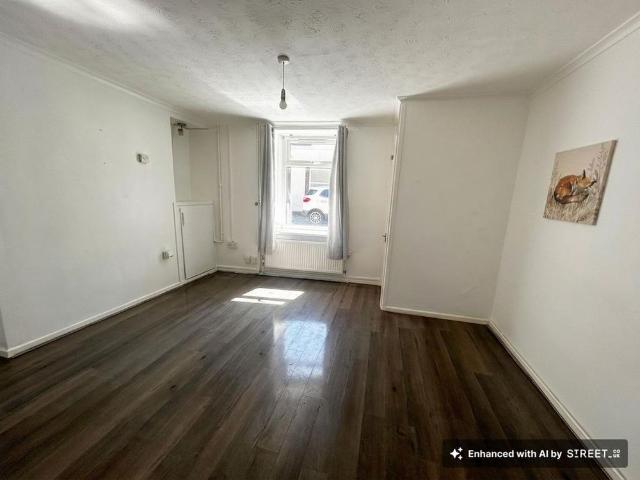 House for rent in Cimla, Neath