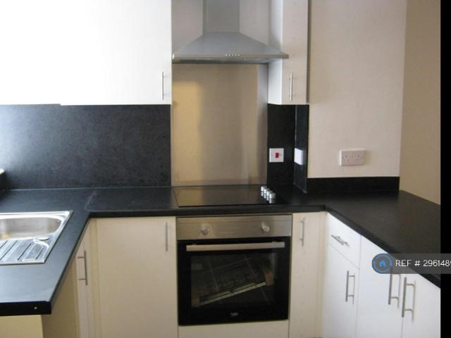 House for rent in Calderstones