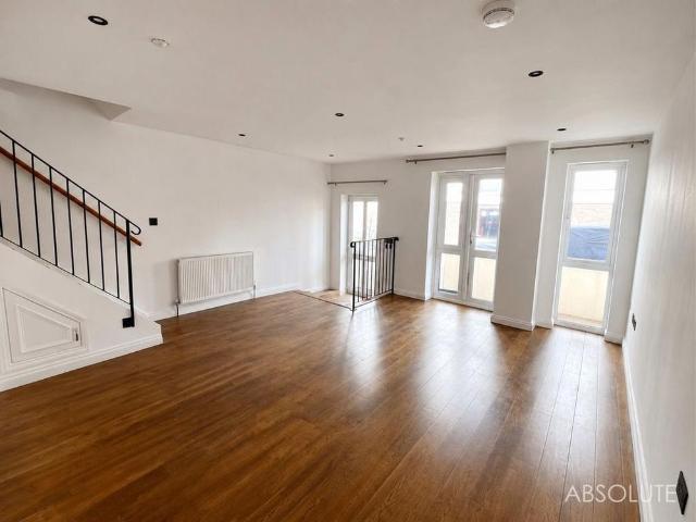 Townhouse for rent in Livermead