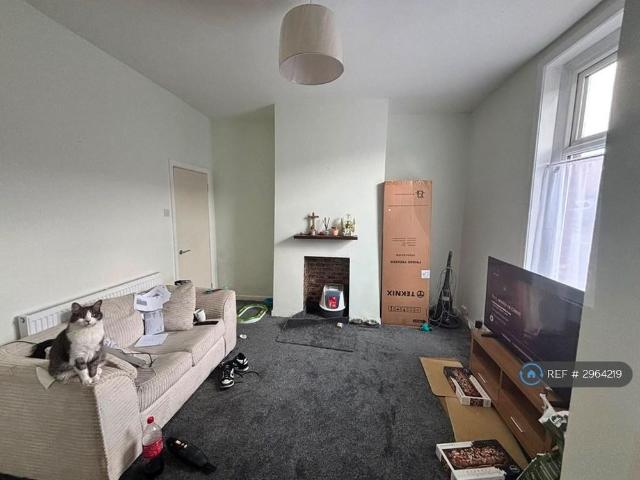House for rent in Queen's Park, Blackburn