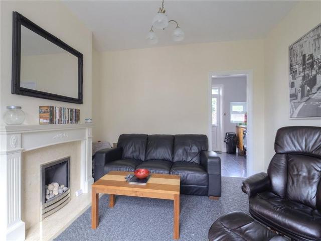 House for rent in Hillhouse, Almondbury