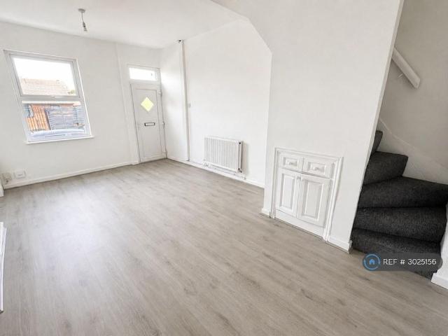 House for rent in Calderstones