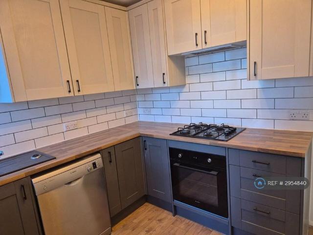 House for rent in Clewer Village, Windsor