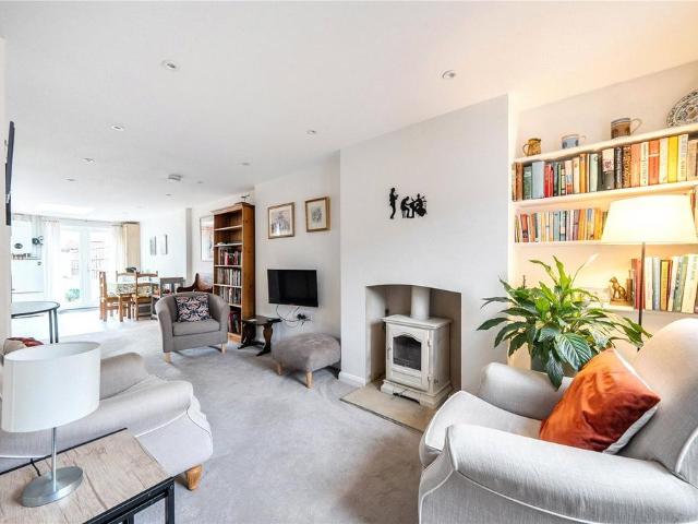 House for rent in Fole, Surrey