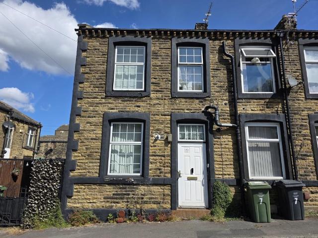 House for rent in Birkenshaw, West Yorkshire