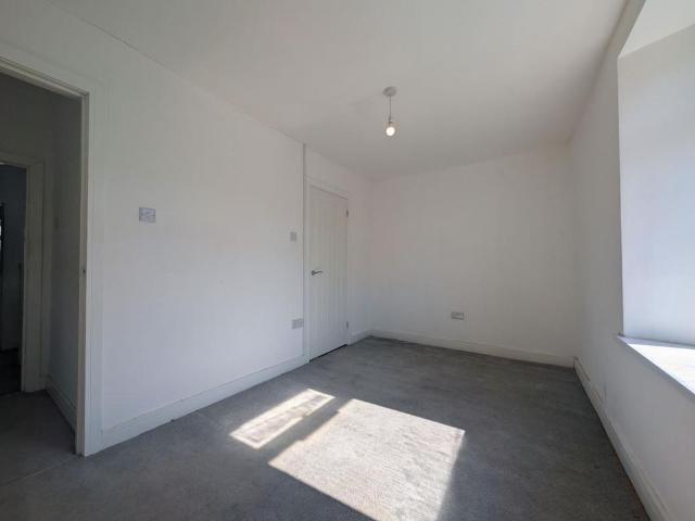 House for rent in Ystrad