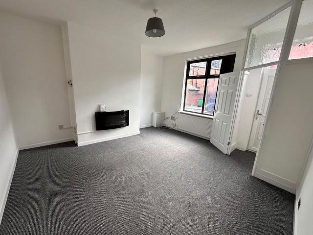 House for rent in Burnedge, Greater Manchester
