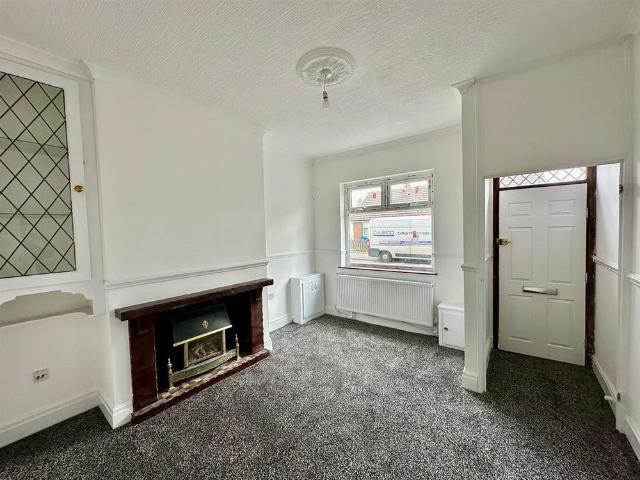 House for rent in Hollinwood, Pendock