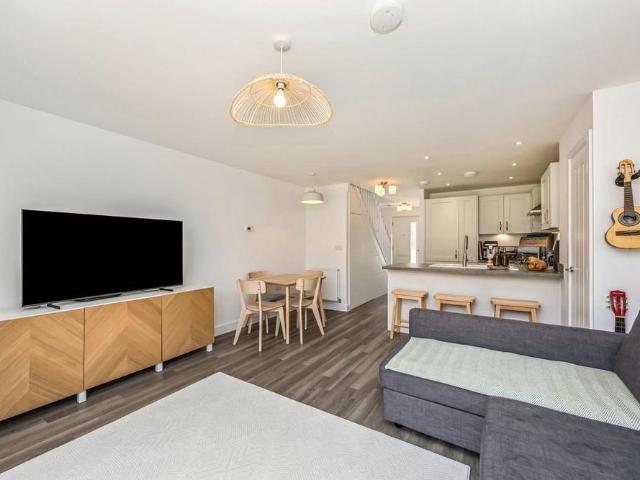 House for rent in Perryfields, West Sussex