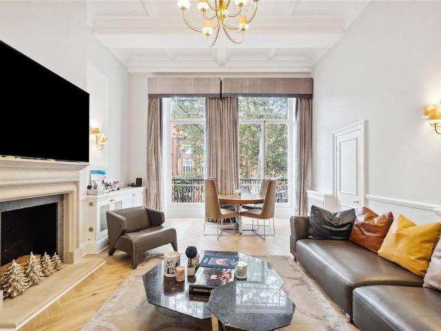 House for rent in Hans Town, Greater London