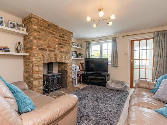 House for rent in Wilstone, Pouchen End