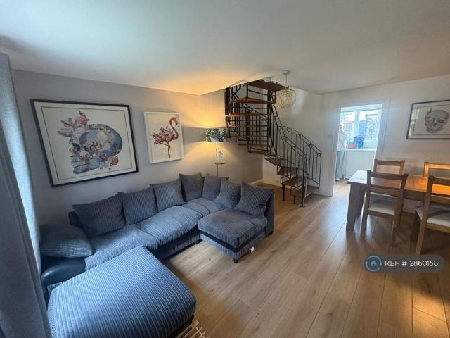 House for rent in Ewens Farm, Golden Valley