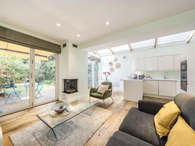 House for rent in North Kensington, Isle Of Man