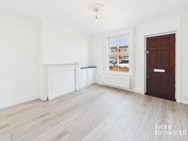 House for rent in Oad Street, Kent