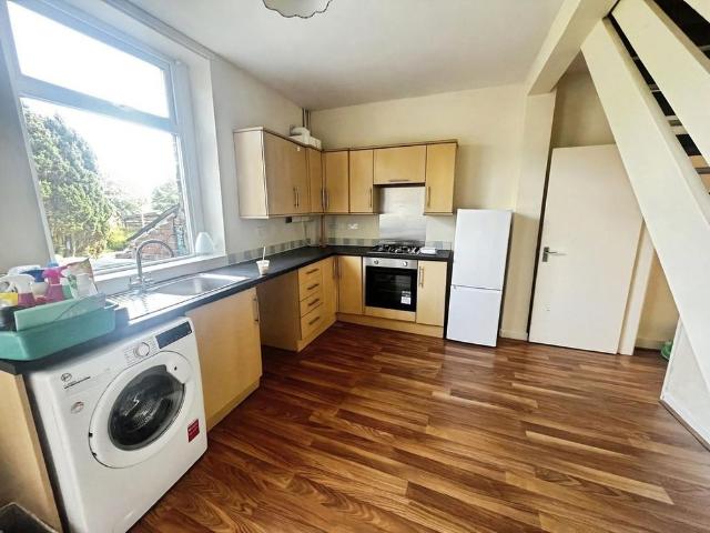 House for rent in Little Padfield, Charlesworth