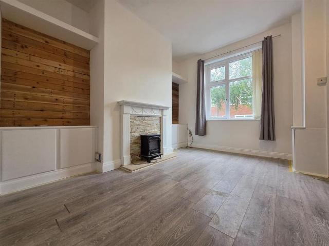 House for rent in Hathershaw, Pendock