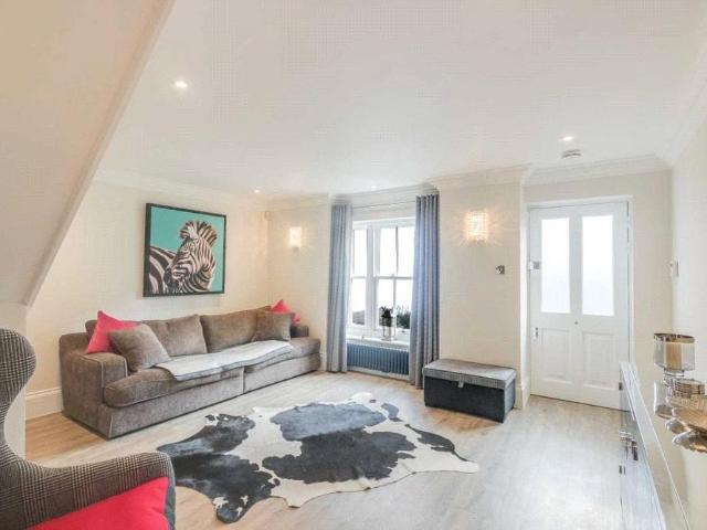 House for rent in Blackhills, Surrey