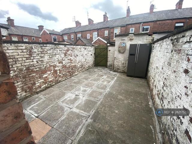 House for rent in Guide Bridge, Greenheys