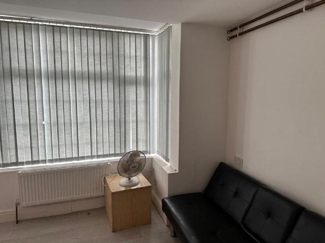 House for rent in London Borough of Hounslow, Greater London