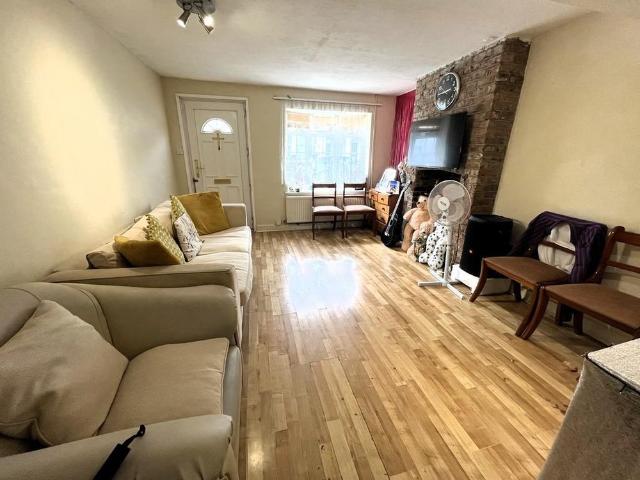 House for rent in Vicarage Farm, Greater London