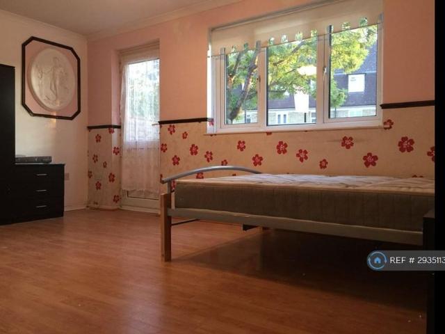 House for rent in Silvertown, Greater London