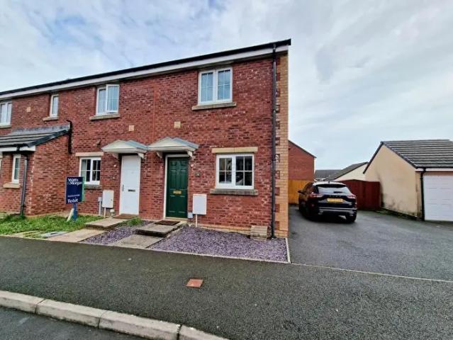 Apartment for rent in Laleston, Broadlands