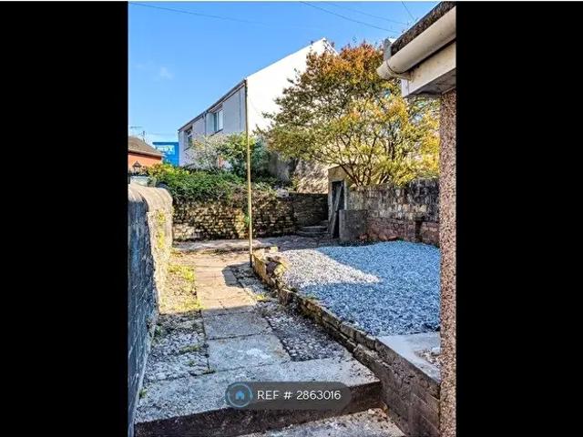 Apartment for rent in Cimla, Neath
