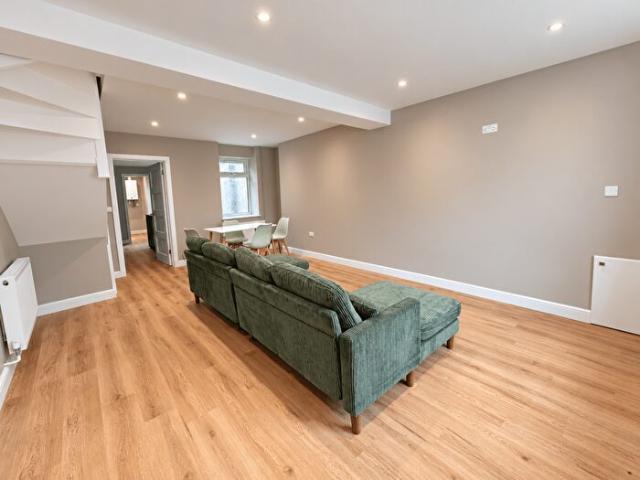 Apartment for rent in Pantygraigwen, Pontypridd