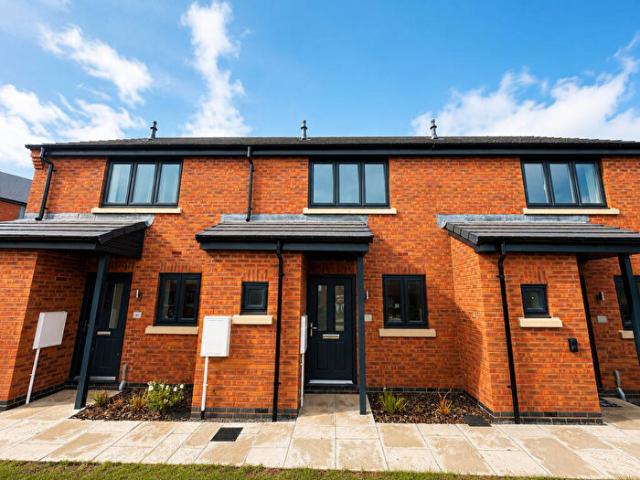 Apartment for rent in Priors Hall Park, Weldon