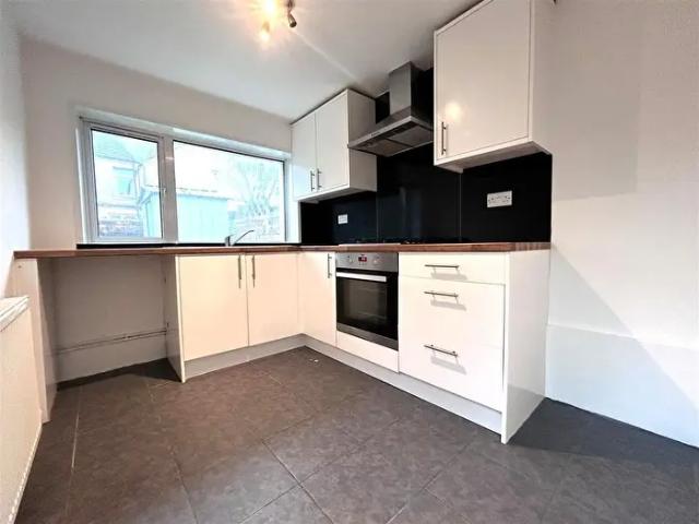 Apartment for rent in Cimla, Neath