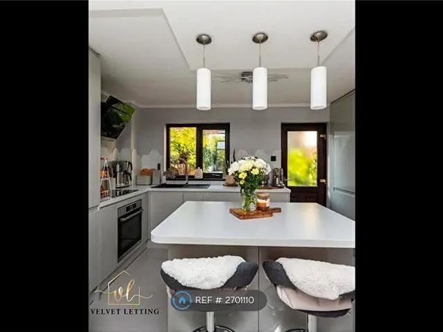 Apartment for rent in Waun-Gron, Swansea