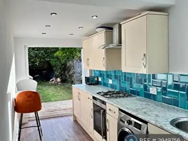 Apartment for rent in Cliff Hill, Green Close