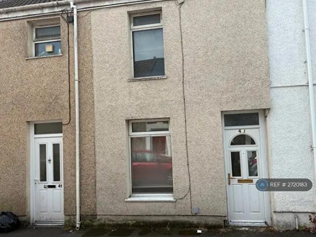 Apartment for rent in Cimla, Neath