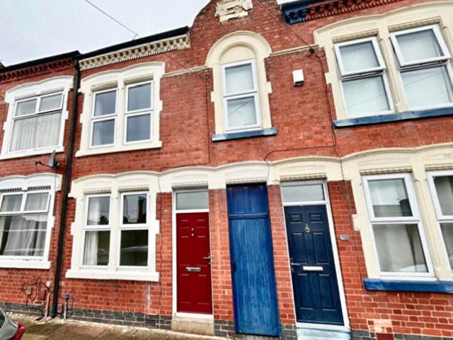Apartment for rent in West End, Old Wharf