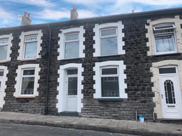 Apartment for rent in Glynfach, Cymmer