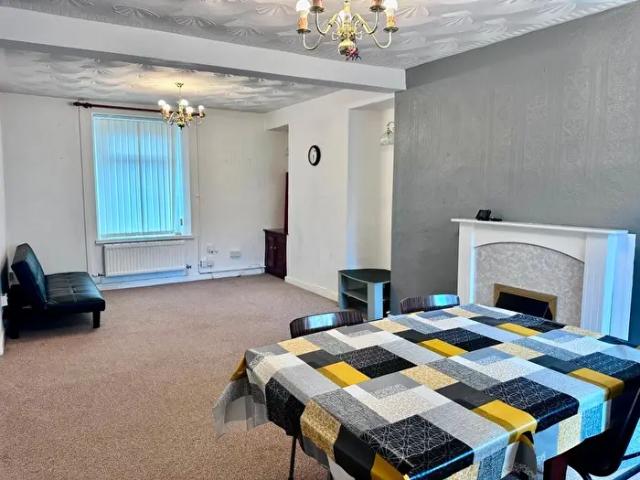 Apartment for rent in St Thomas, Swansea