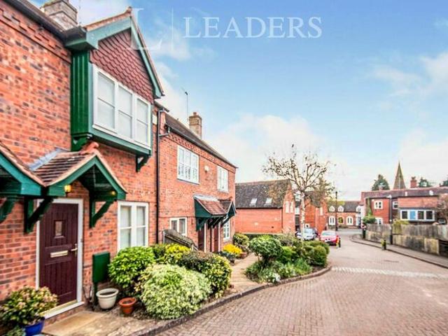 Apartment for rent in Abbey End, Green Close