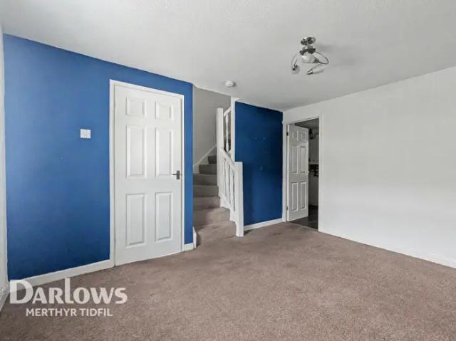 Apartment for rent in Mountain Ash West, Mountain Ash