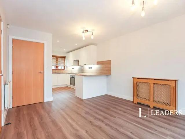 Apartment for rent in Briar Hill, Northampton