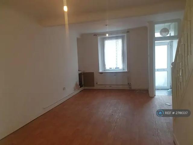 Apartment for rent in Plasmarl, Swansea