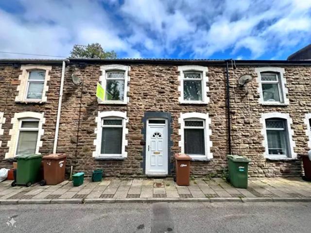 Apartment for rent in Tir-y-felin, Deri