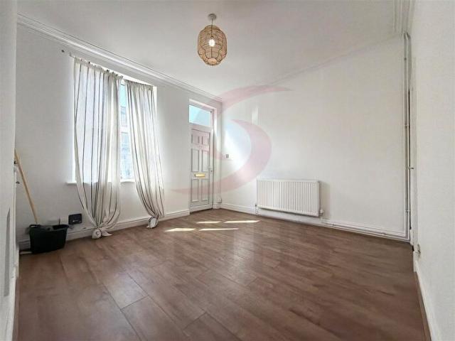 Apartment for rent in Newfoundpool, Old Wharf