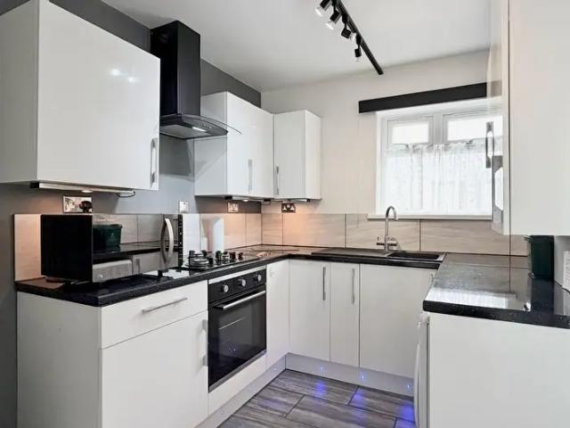 Apartment for rent in Nangreaves, Wales